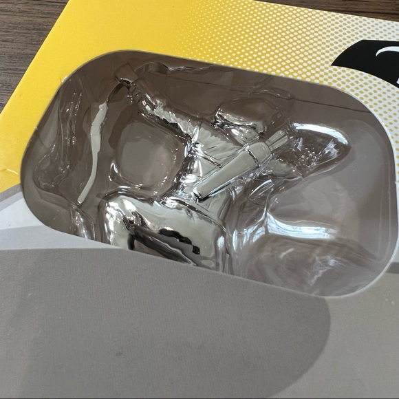 Hoodies Green Arrow Collectible Auto Ornaments, Loot Crate Exclusive - Picture 2 of 11